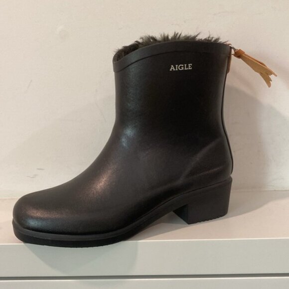 Aigle Miss Juliette Ankle Rain Boots Size 6 Black Faux Fur Lined Boots - Picture 2 of 12